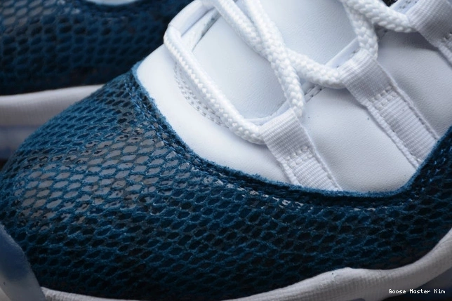 11 Blue Low Jordan Snakeskin CD6846-102 Air Navy 0730